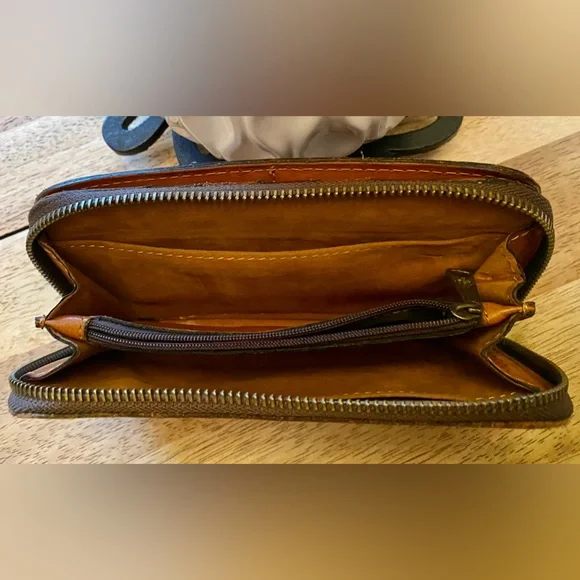 Patricia Nash Tan Embossed Floral Wallet - Picture 10 of 15